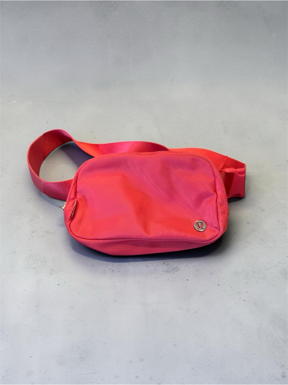 lululemon coral pink zip pouch